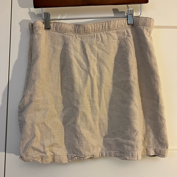 Abercrombie & Fitch Dresses & Skirts - ☀️2/$22☀️ Abercrombie & Fitch Cream Linen Mini Skirt